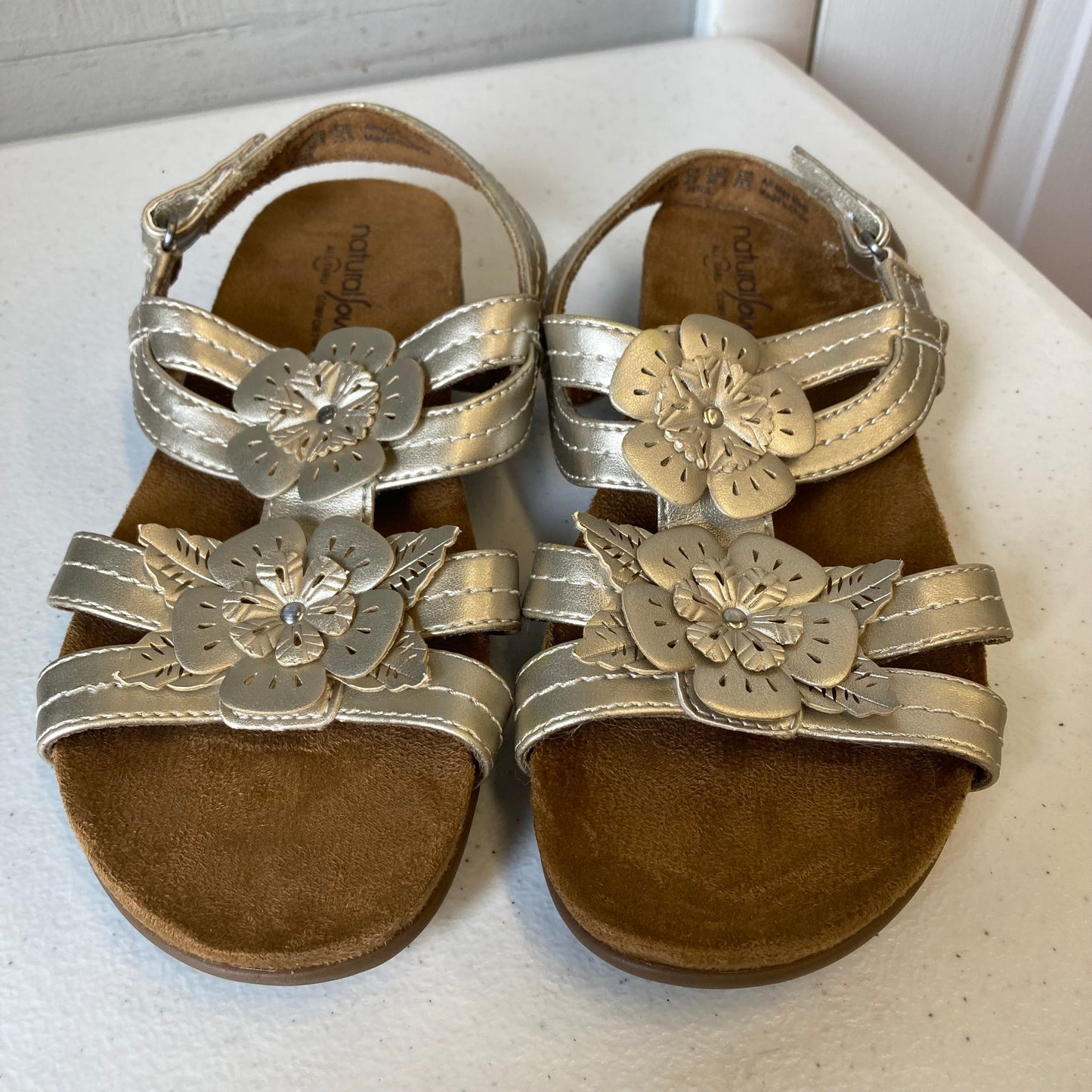 Sandals Flats By Natural Soul In Gold, Size:6.5