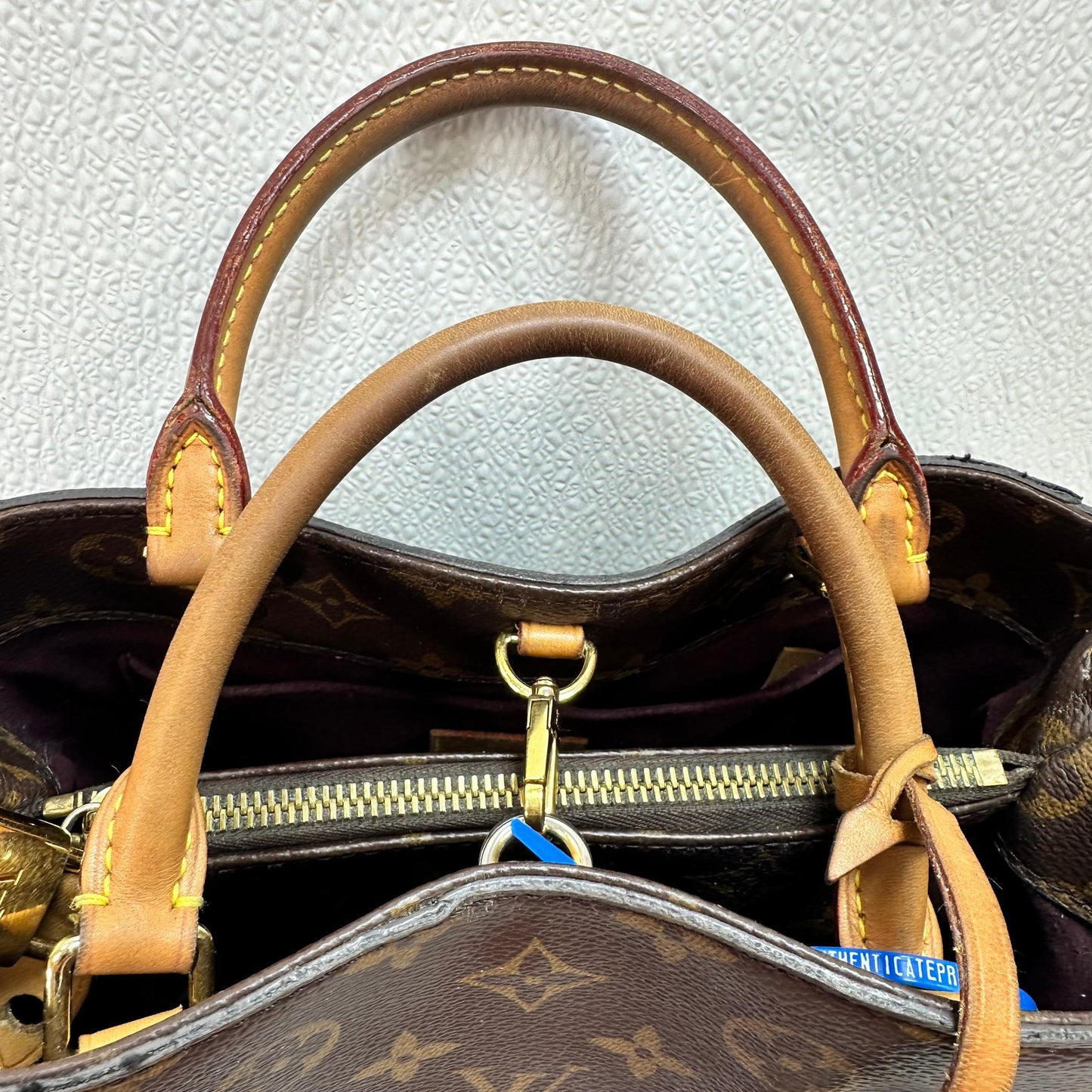 MONTAIGNE Handbag Luxury Designer By Louis Vuitton, Size: Medium