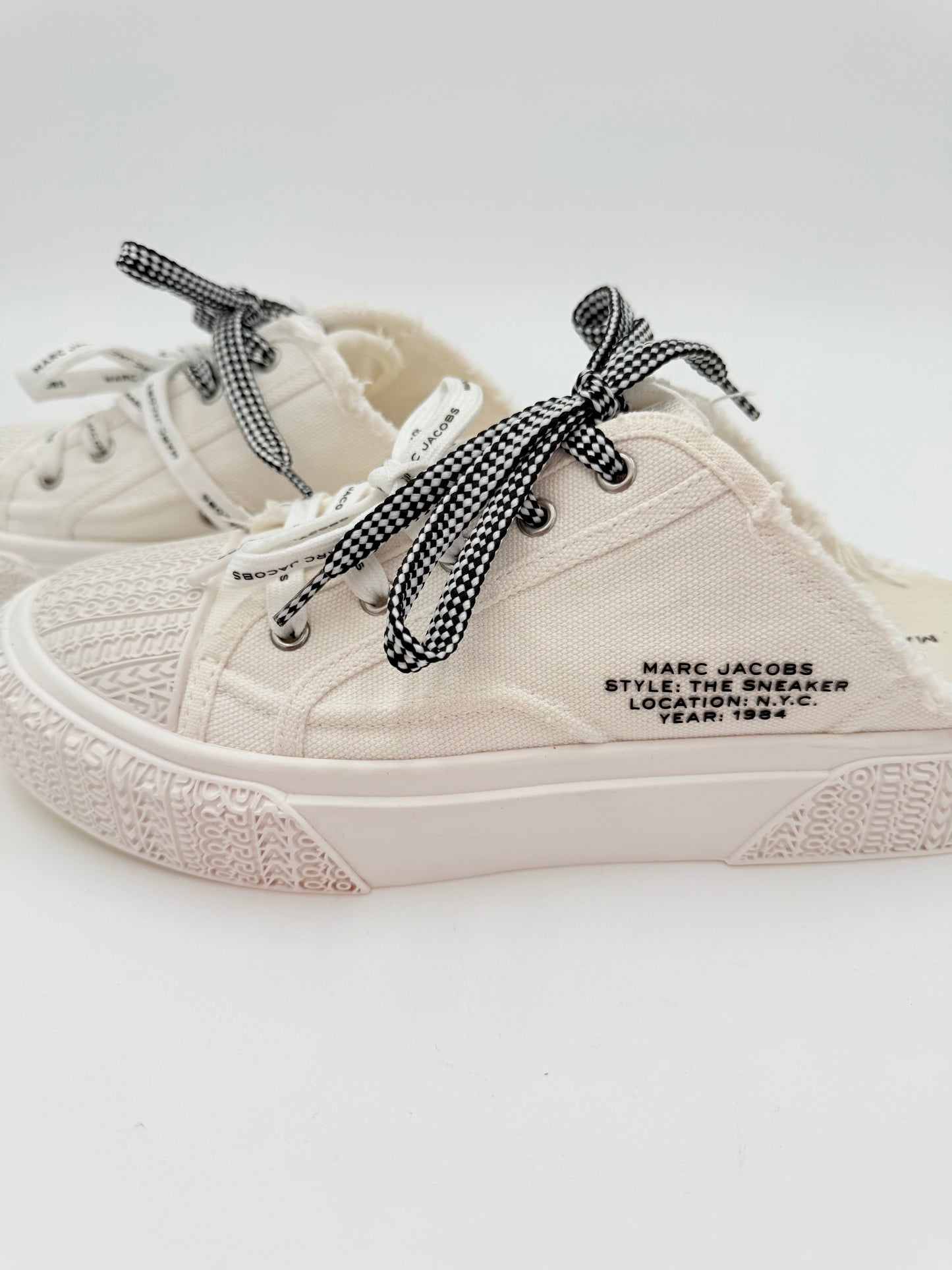 Shoes Luxury Designer By Marc Jacobs In White, Size:10