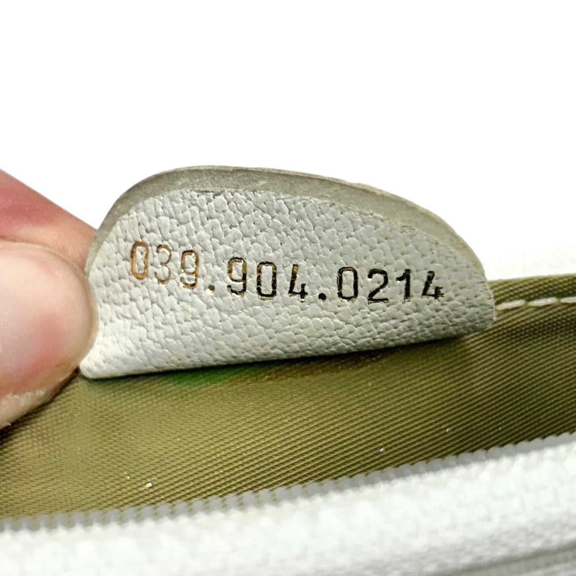 Makeup Bag Luxury Designer By Gucci, Size: Medium