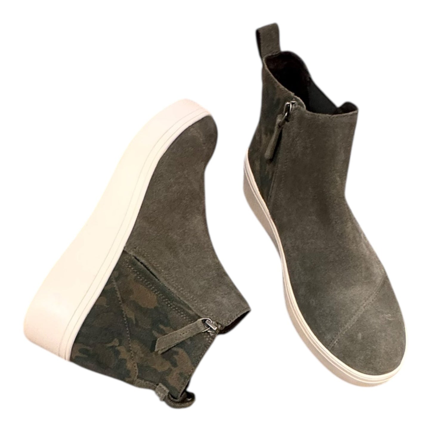 Shoes Flats By Toms In Green, Size:9.5