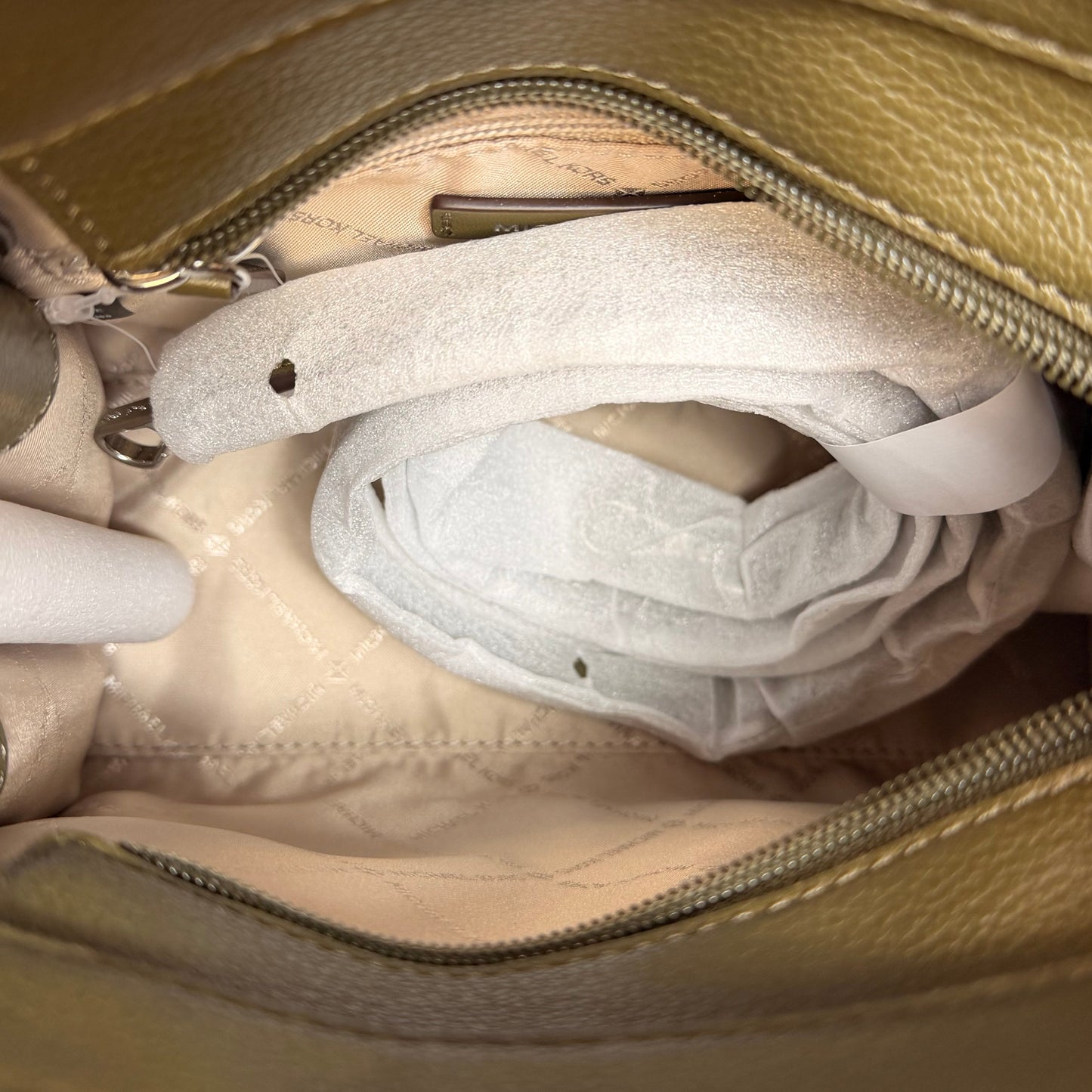 Handbag Designer By Michael Kors, Size: Medium