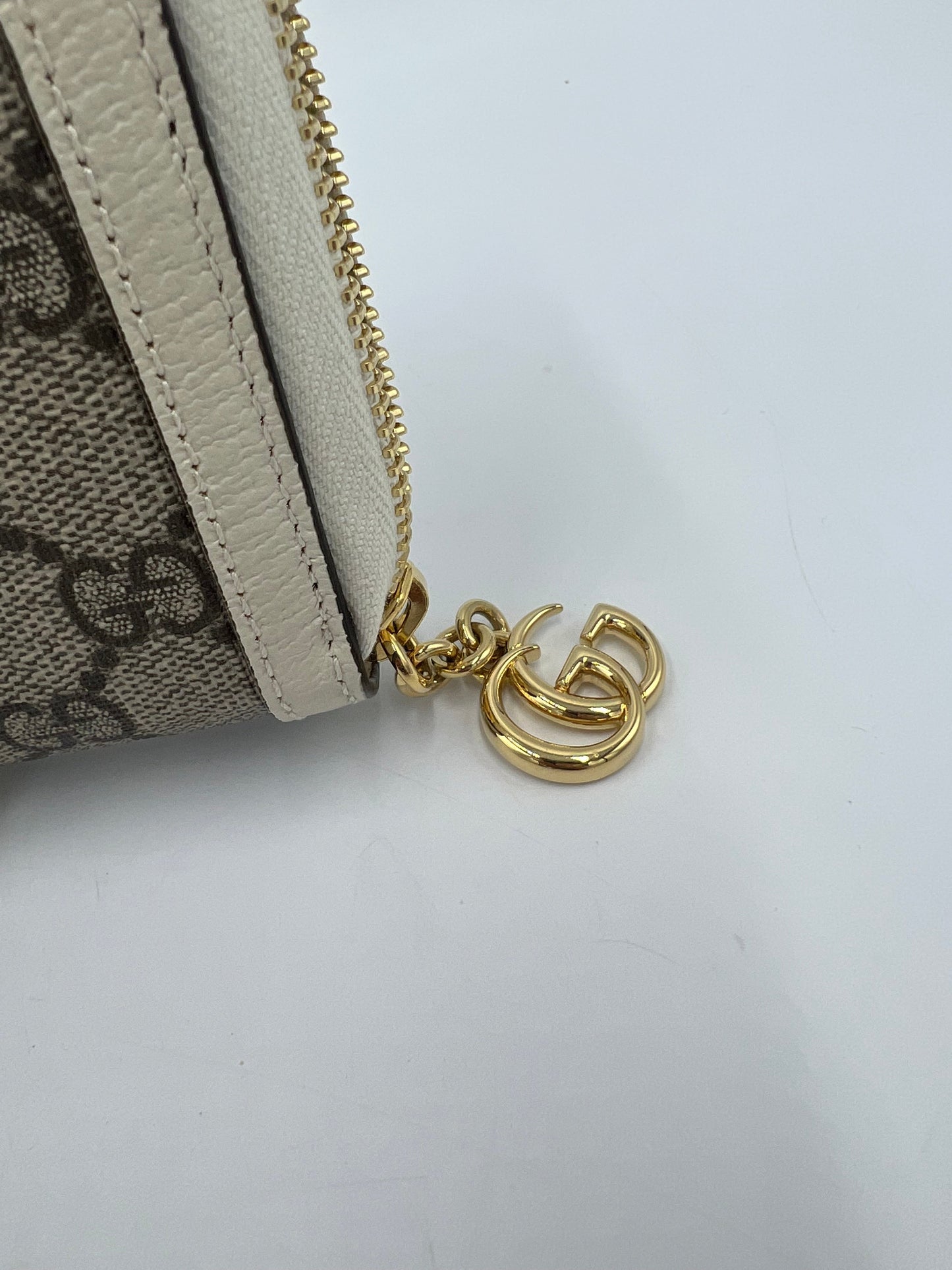 Gucci GG Ophidia Zip Top Designer Wallet Size: Medium