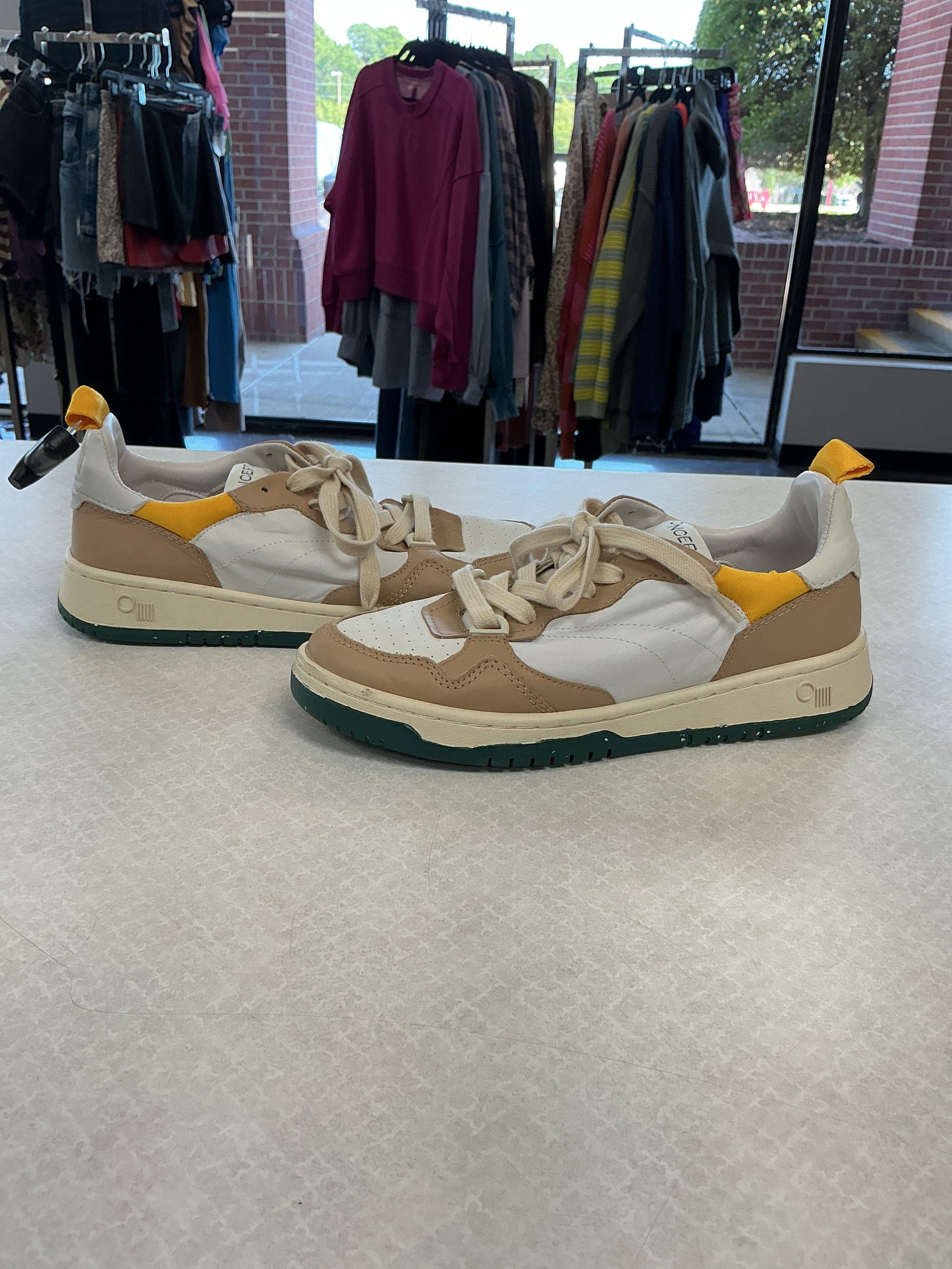 Shoes Sneakers By Cma In Tan & White, Size:7