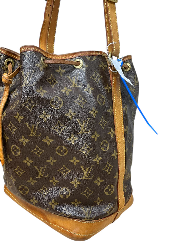 Handbag Luxury Designer By Louis Vuitton, Size: Medium