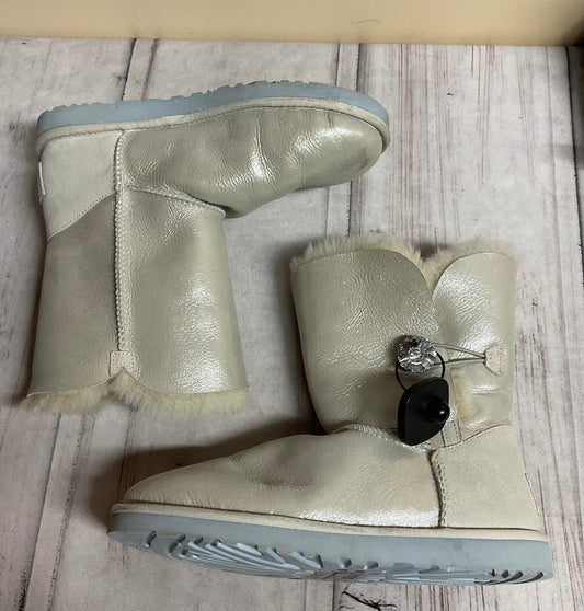 Boots Designer By Ugg In White, Size:9