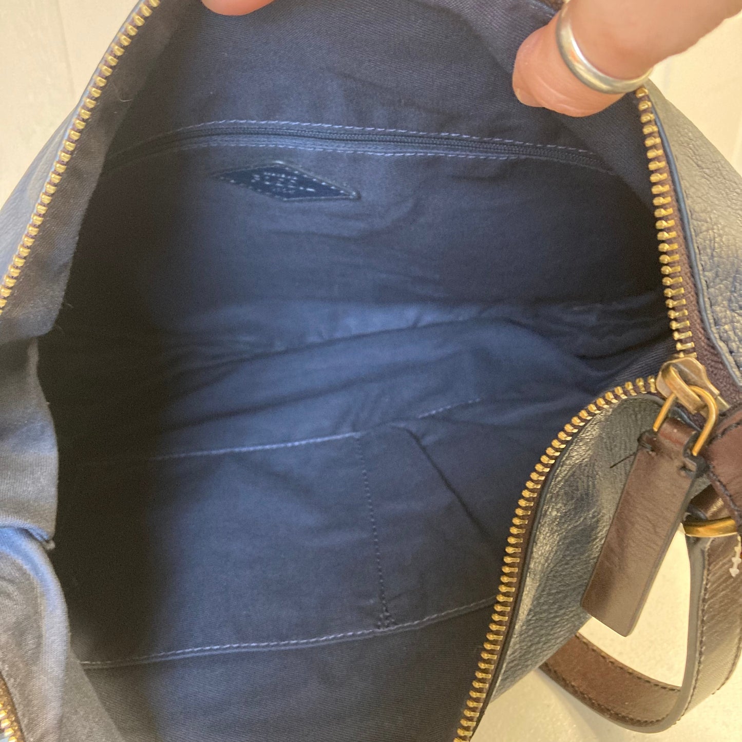 Handbag Leather By Fossil In Navy, Size:Medium