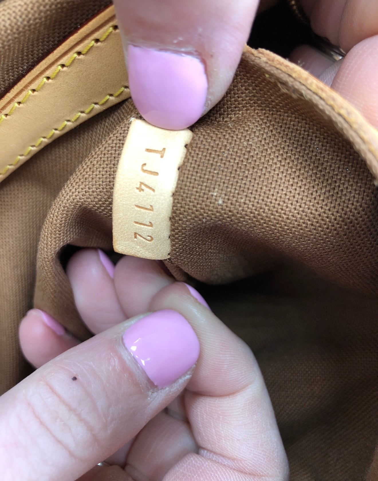 Handbag Luxury Designer By Louis Vuitton, Size: Large
