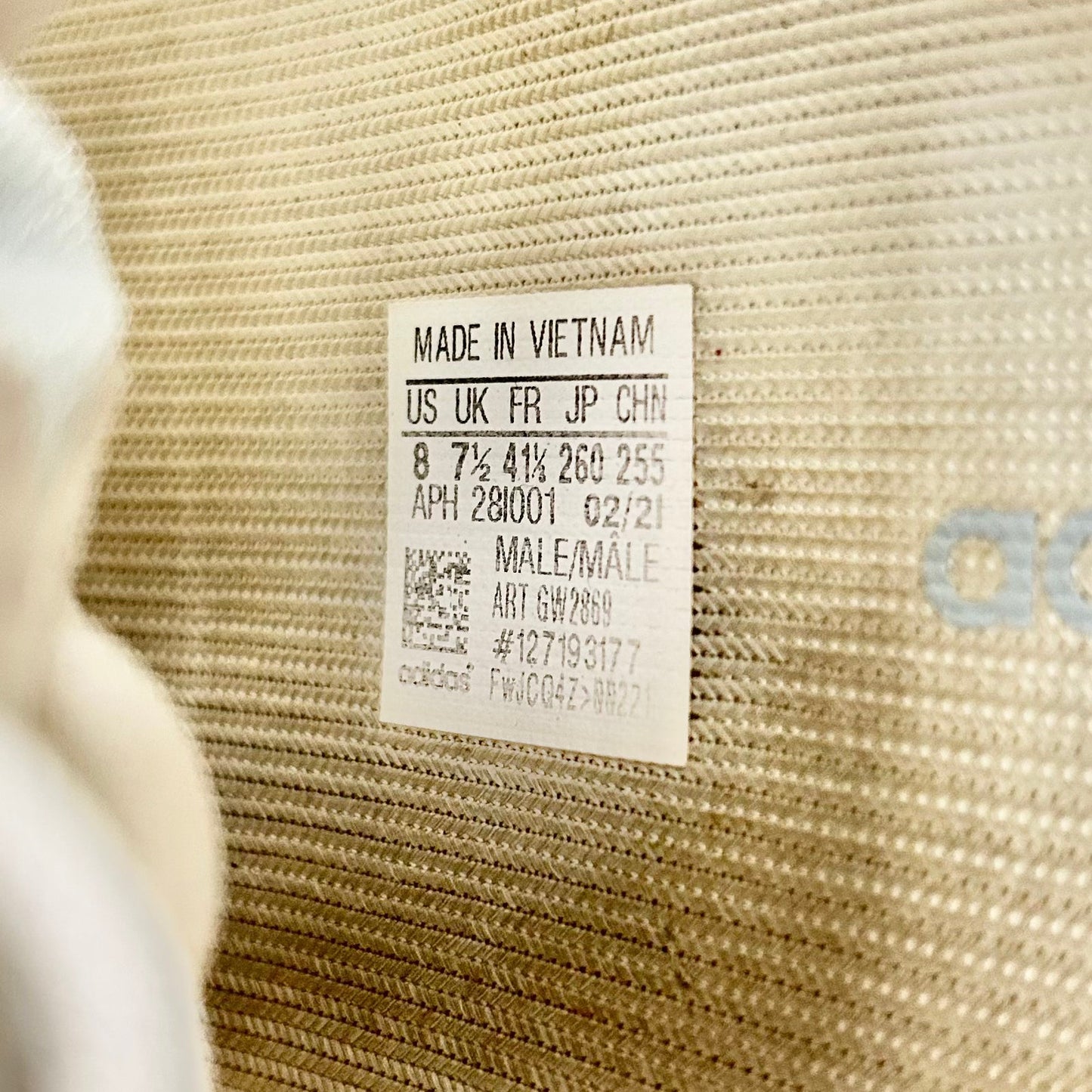 Shoes Luxury Designer By Yeezy In Blue & Cream, Size: 9.5