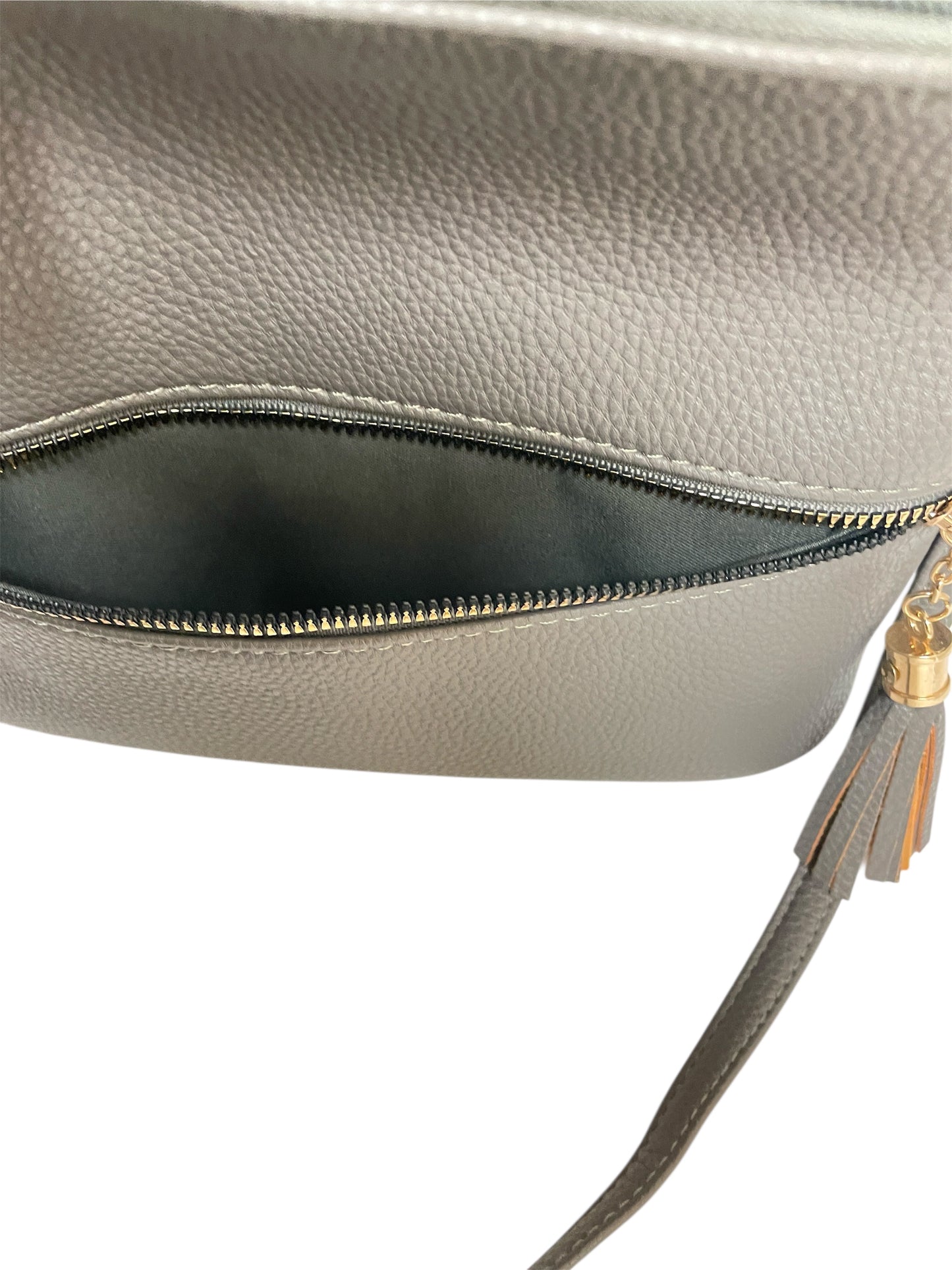 Crossbody By Clothes Mentor In Grey, Size:Medium