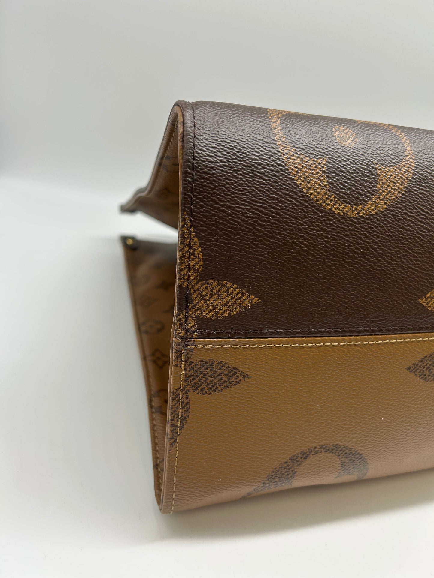 Tote Luxury Designer By Louis Vuitton, Size: Medium