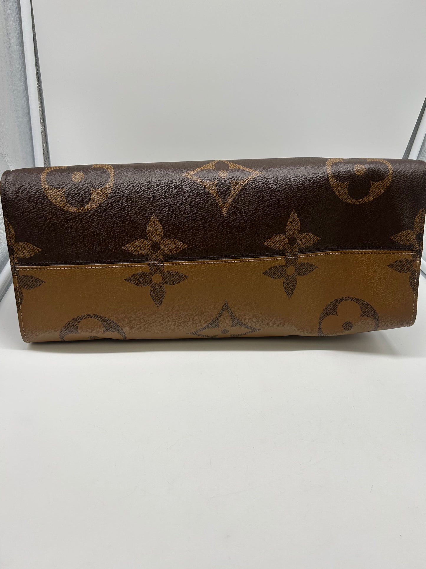 Tote Luxury Designer By Louis Vuitton, Size: Medium