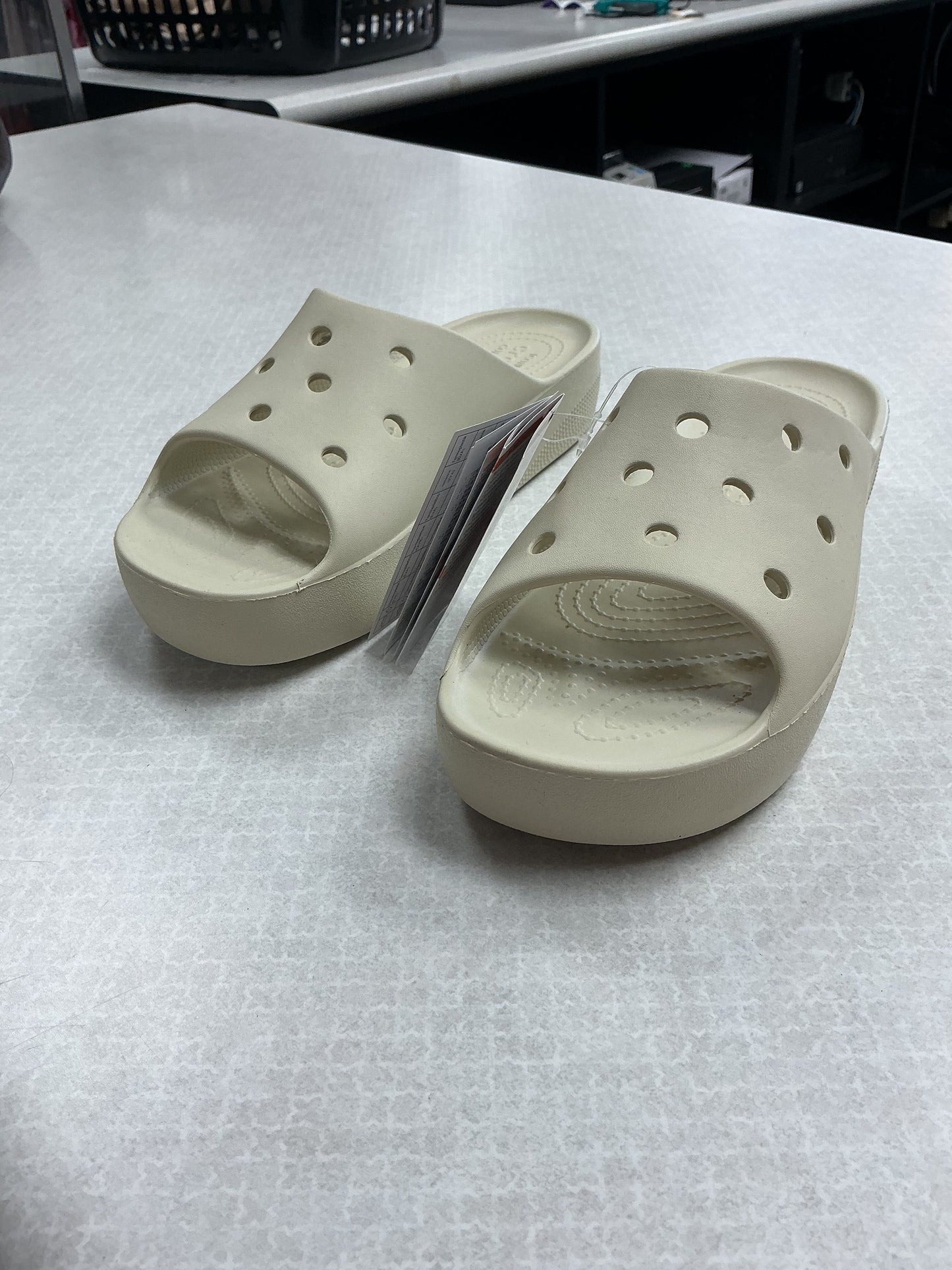Sandals Heels Platform By Crocs In Tan, Size:9