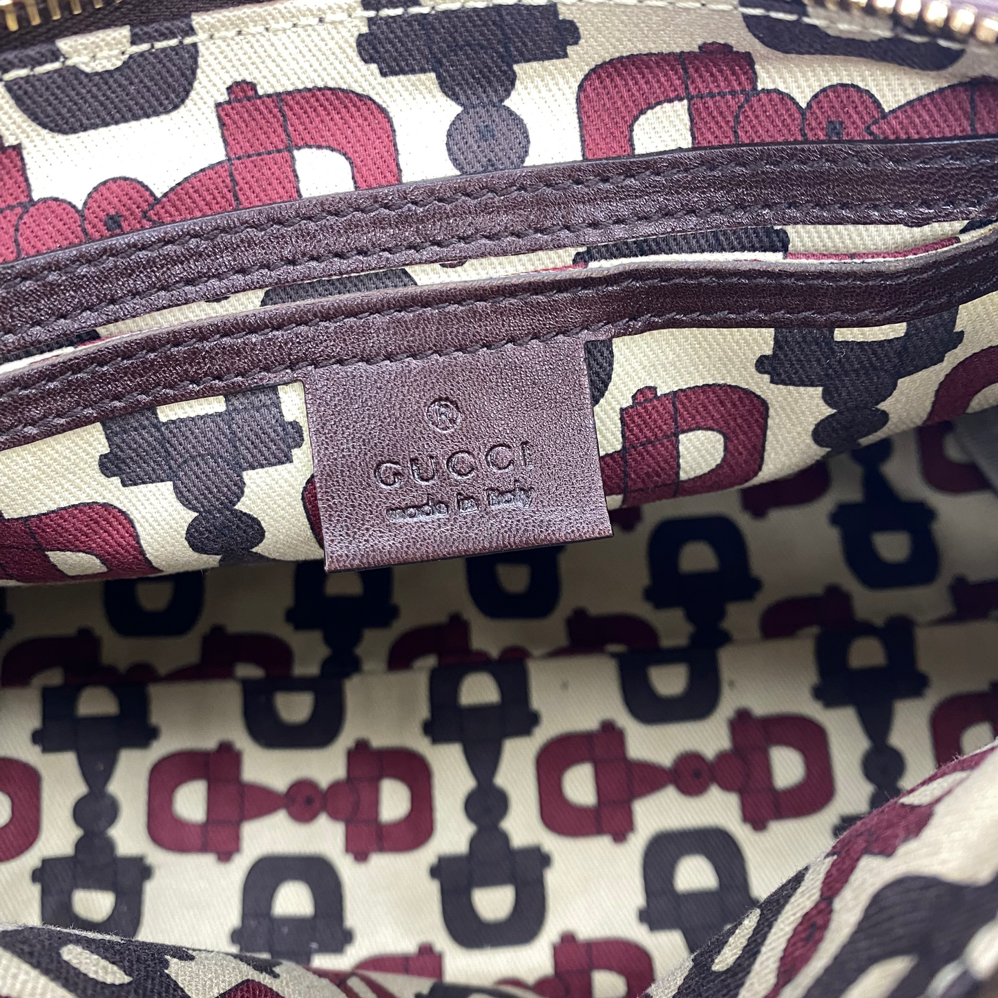 Handbag Luxury Designer By Gucci  Size: Small