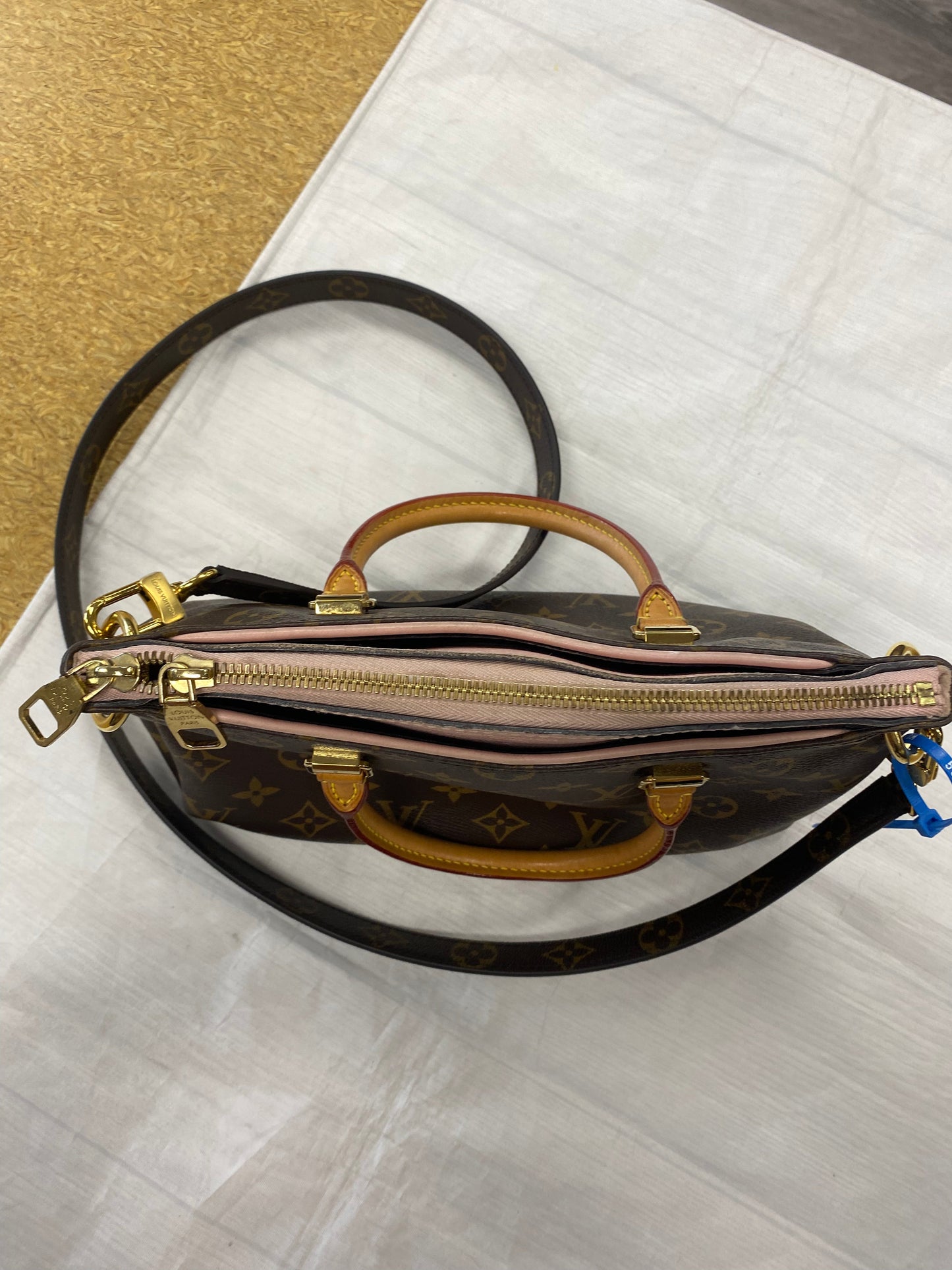 Handbag Luxury Designer By Louis Vuitton In Pink, Size:Small