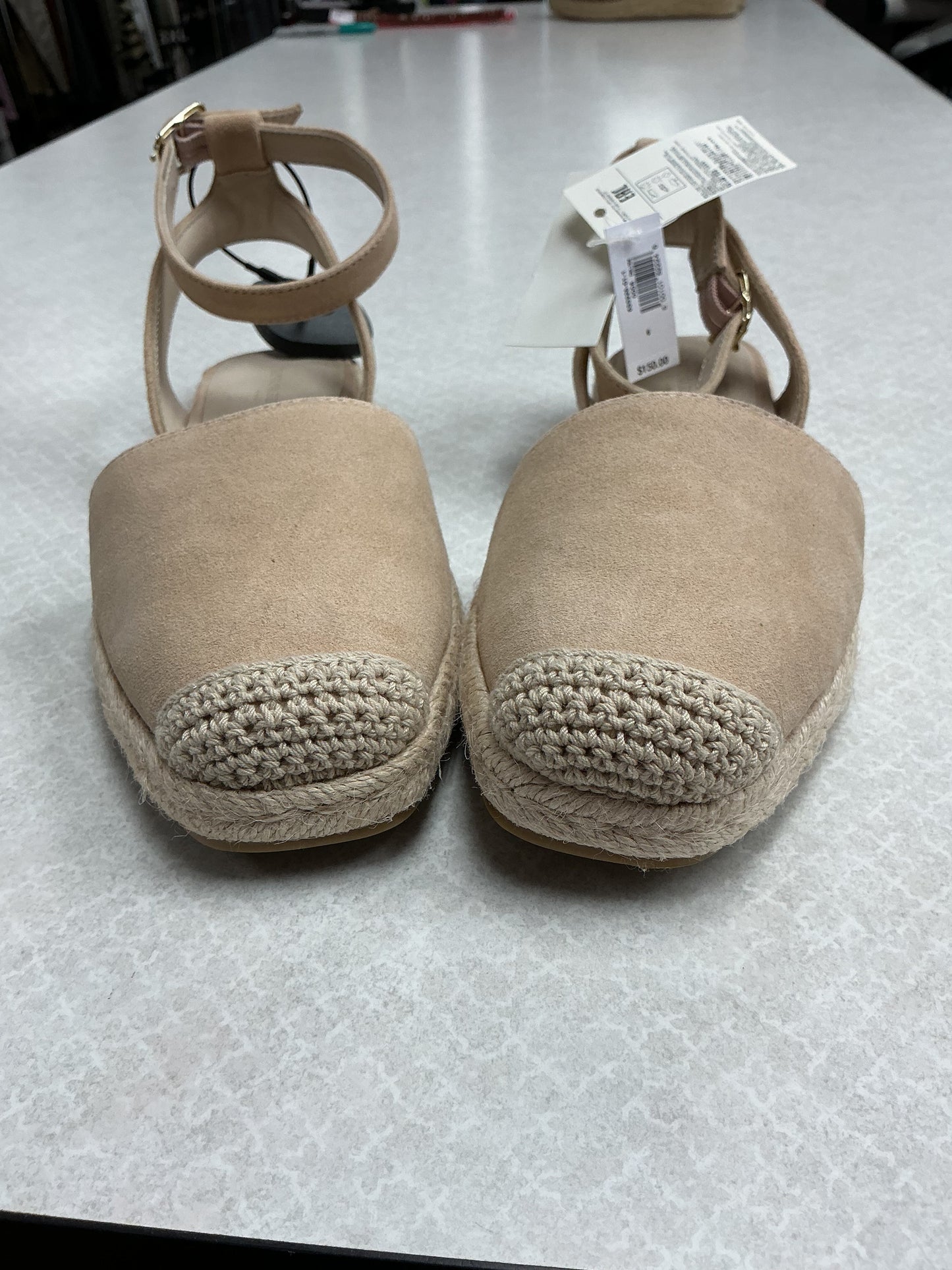 Shoes Flats By Banana Republic In Tan, Size:6