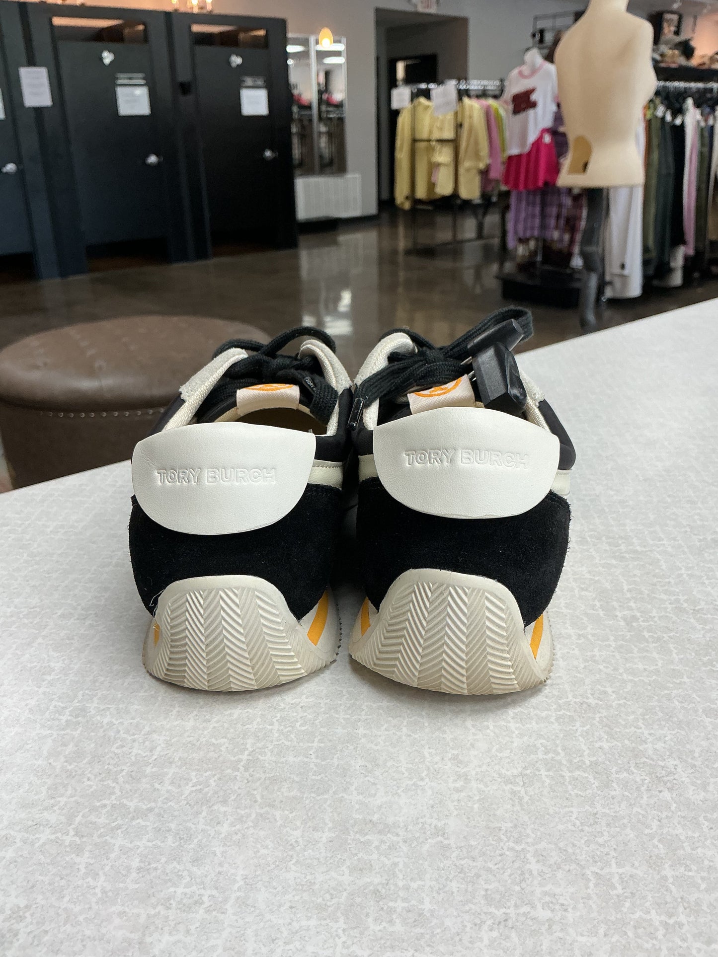 Shoes Designer By Tory Burch In Black & Cream, Size:8