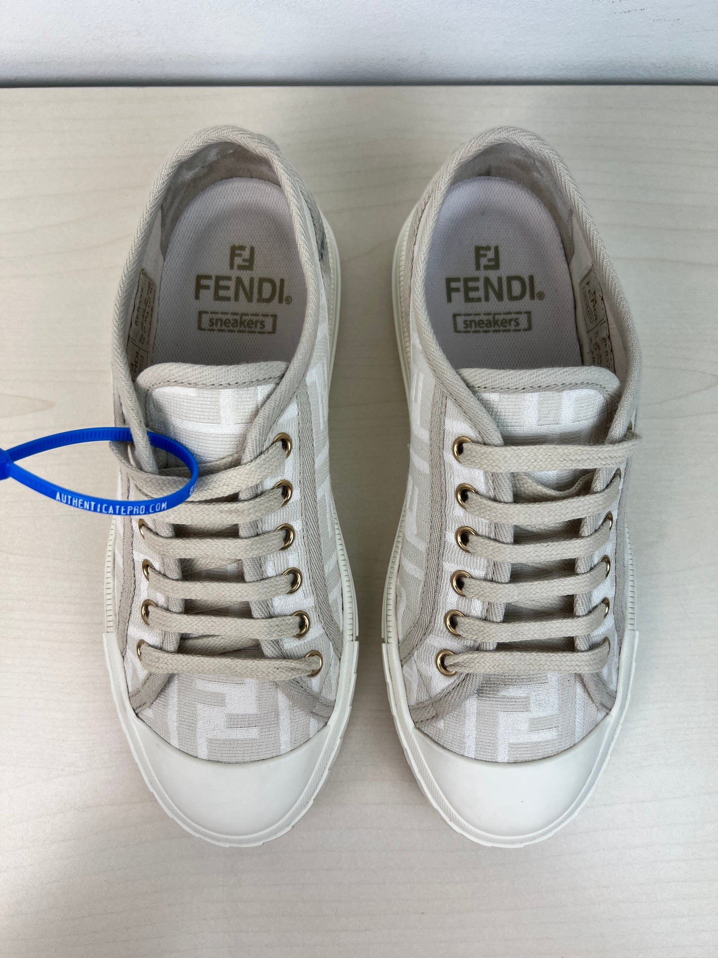 Shoes Luxury Designer By Fendi In White, Size: 5.5