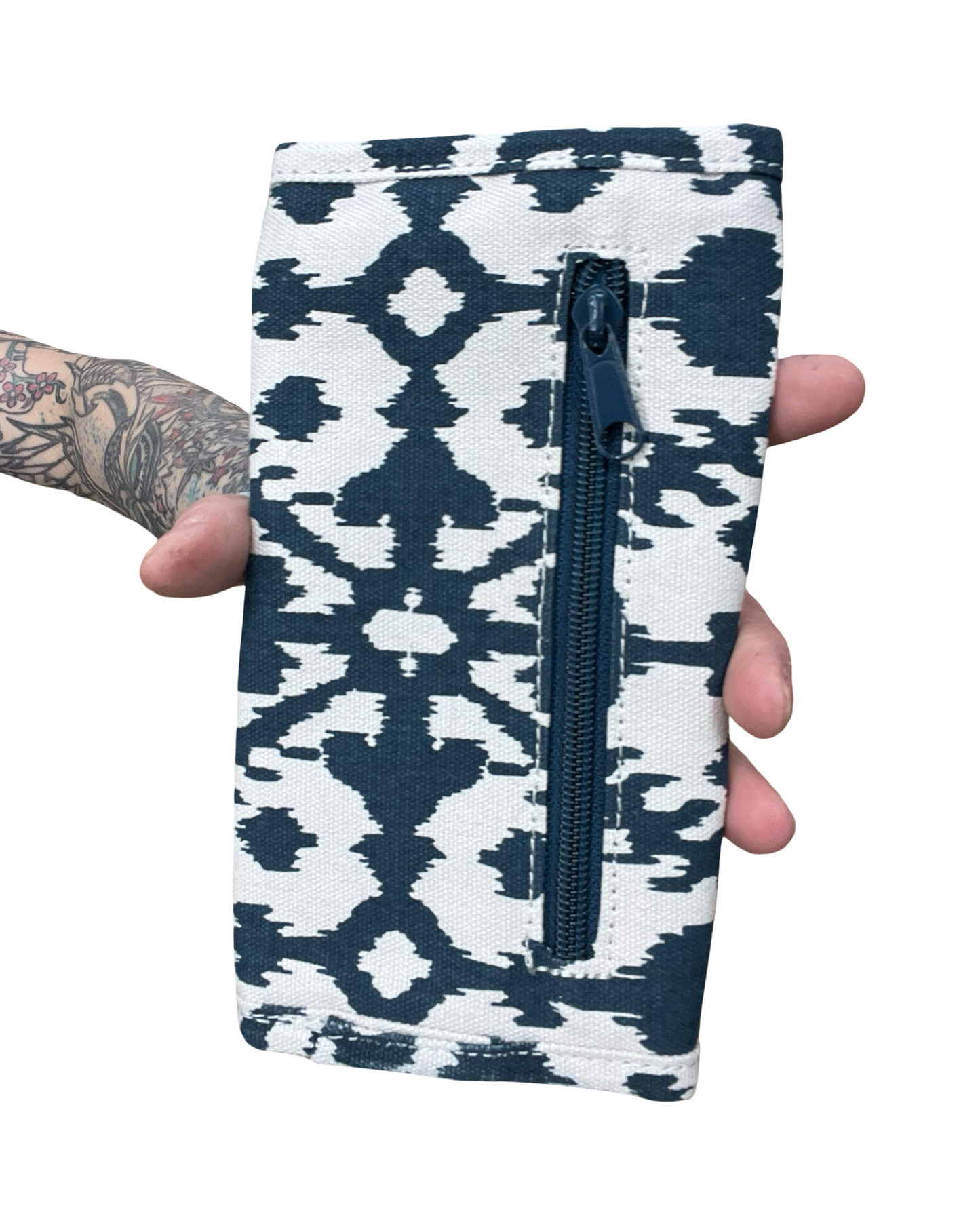 Wallet By Kavu In Blue & Cream, Size:Medium