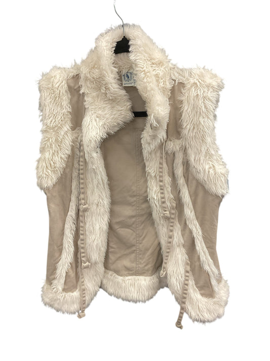 Vest Faux Fur & Sherpa By Clothes Mentor In Tan, Size:S