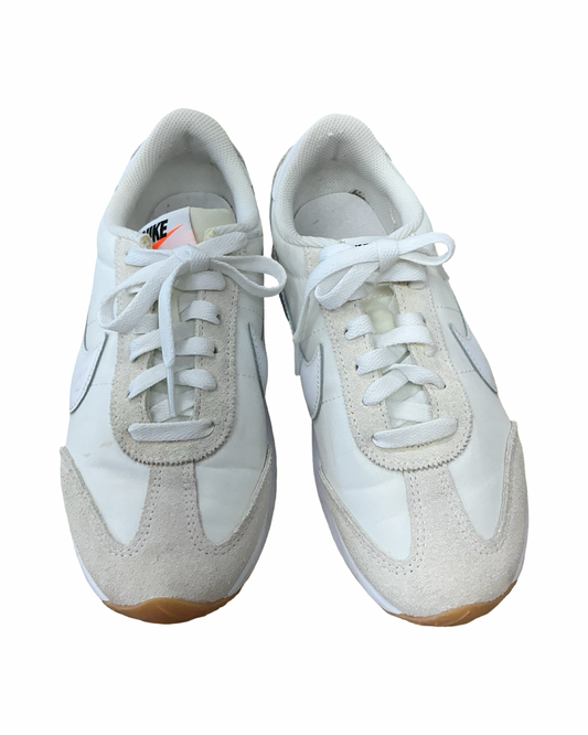 Shoes Sneakers By Nike In Cream & White, Size:6