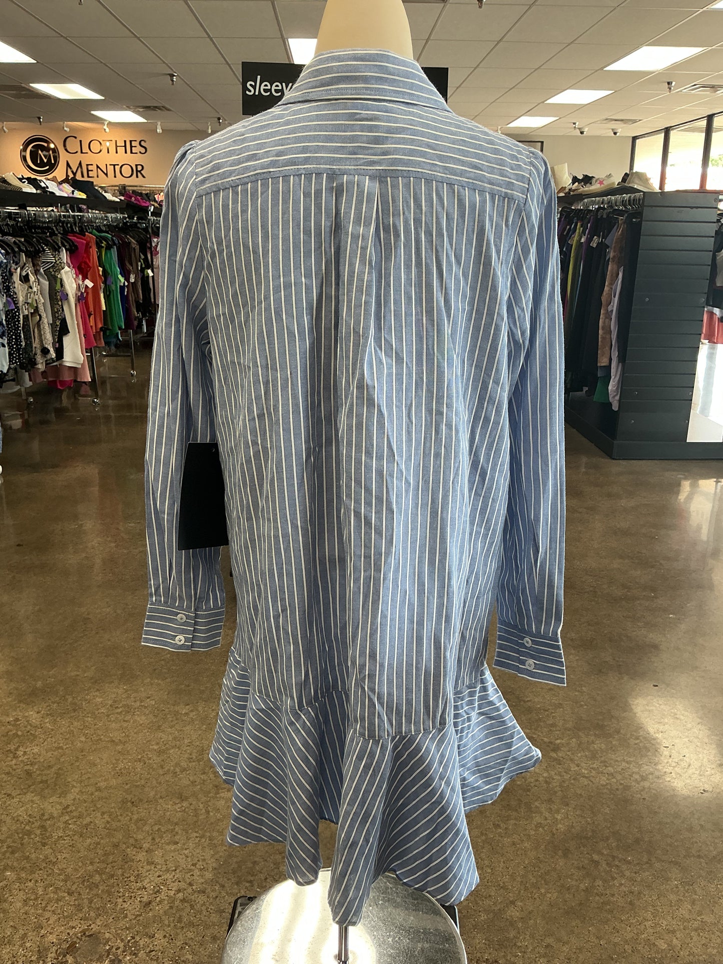Dress Casual Short By Tuckernuck In Blue & White, Size:S