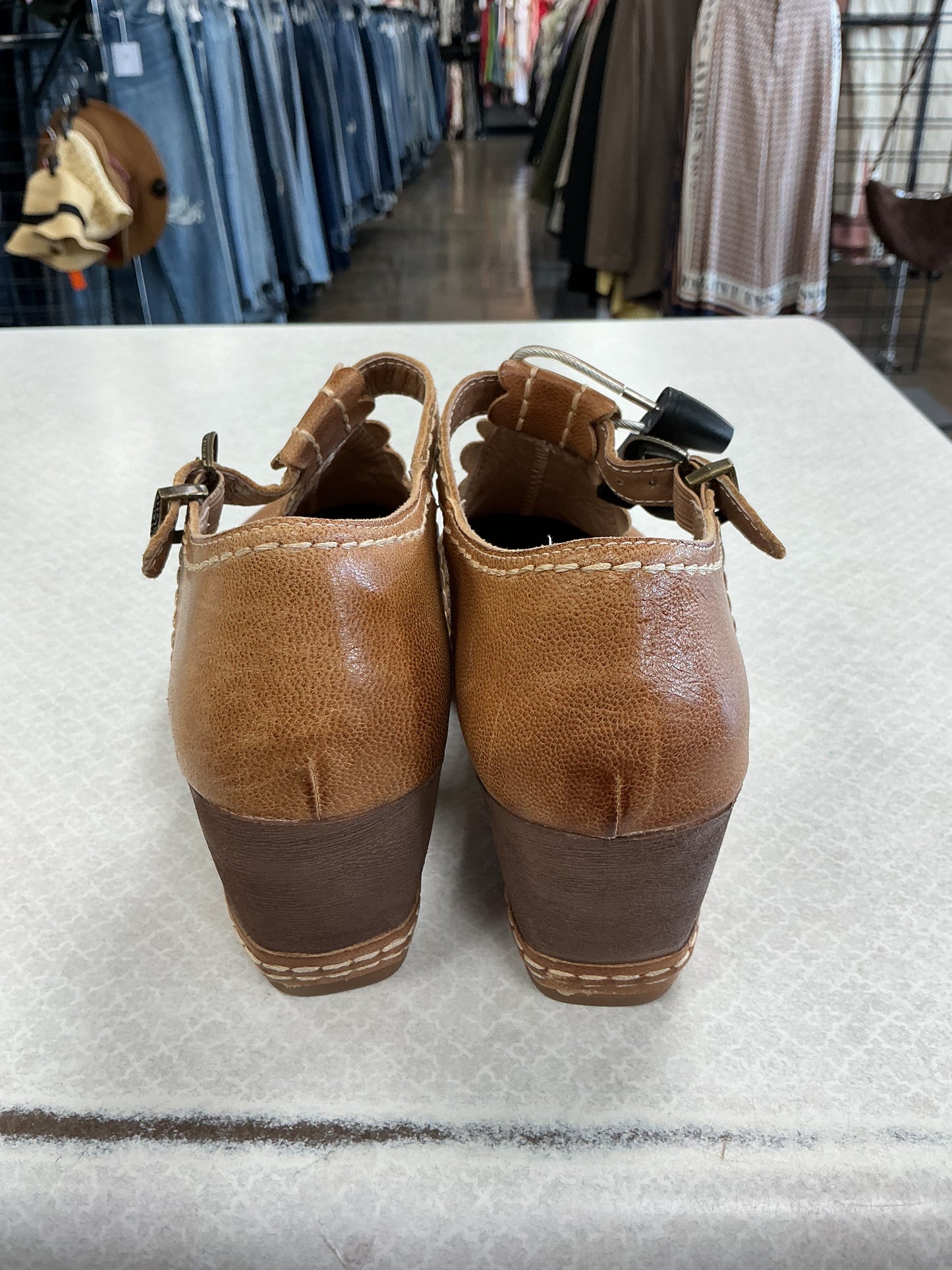 Sandals Heels Wedge By Clothes Mentor In Tan, Size:6.5