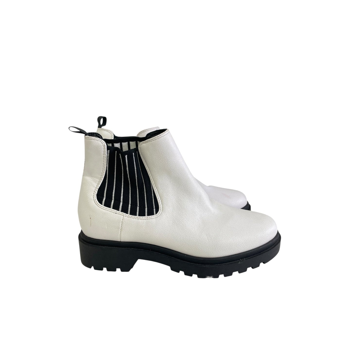 Boots Ankle Flats By Mix No 6 In White, Size:6