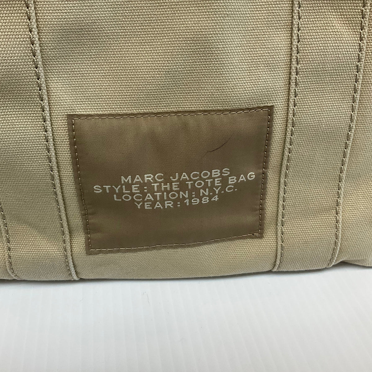 Handbag Luxury Designer By Marc Jacobs, Size: Medium