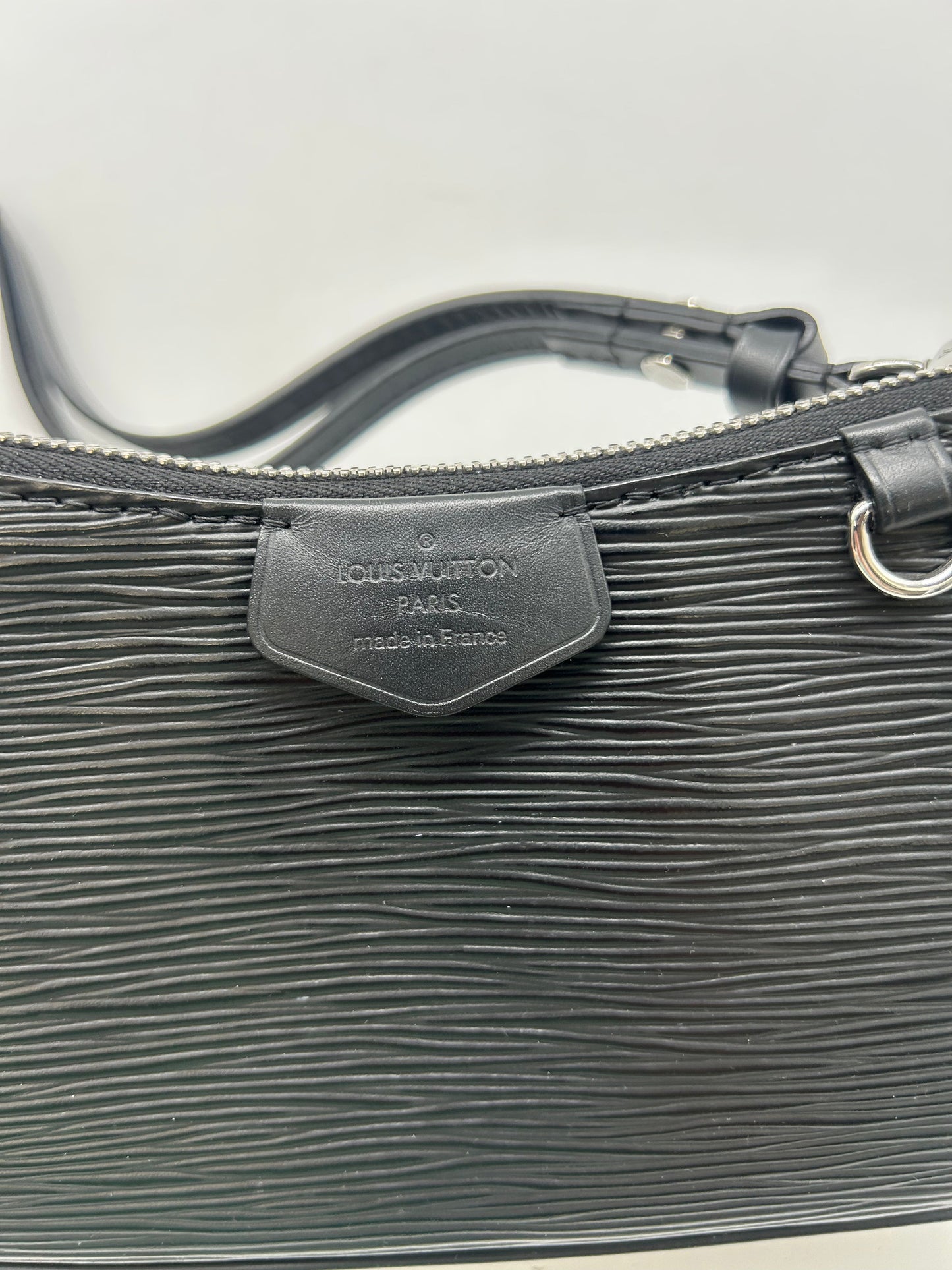 Handbag Luxury Designer By Louis Vuitton, Size: Small