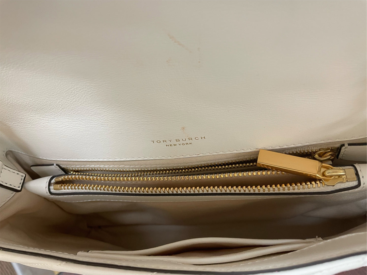 Handbag Designer By Tory Burch In White, Size:Medium