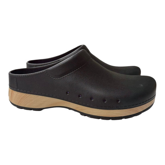 SHOES FLATS by DANSKO In BLACK, Size: 9.5