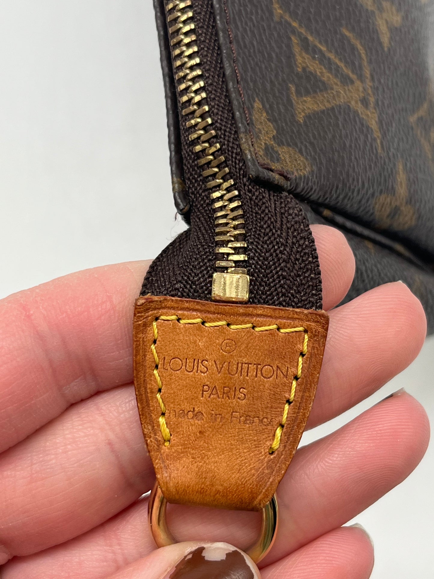 Handbag Luxury Designer By Louis Vuitton, Size: Large