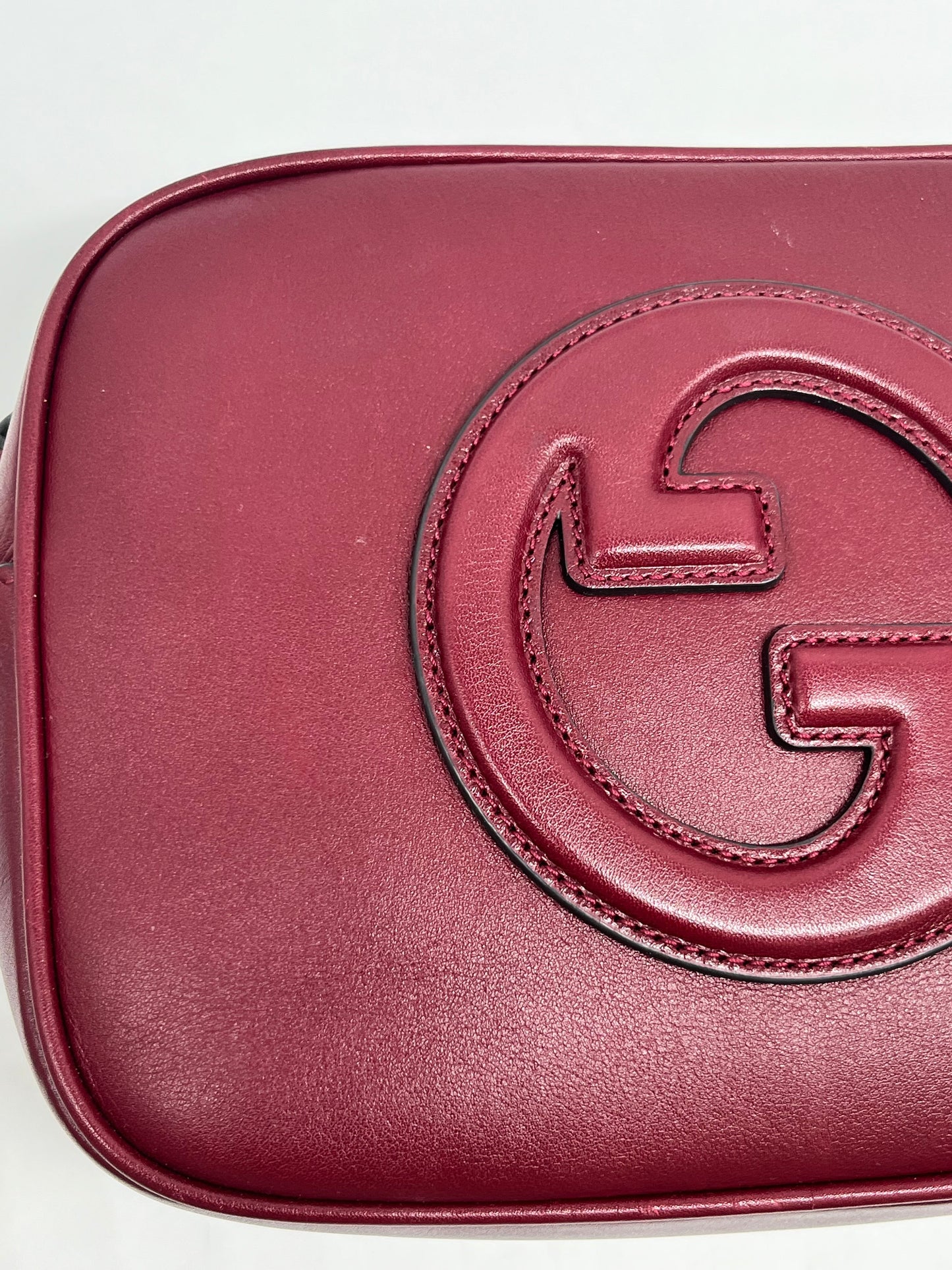 Crossbody Luxury Designer By Gucci, Size: Small