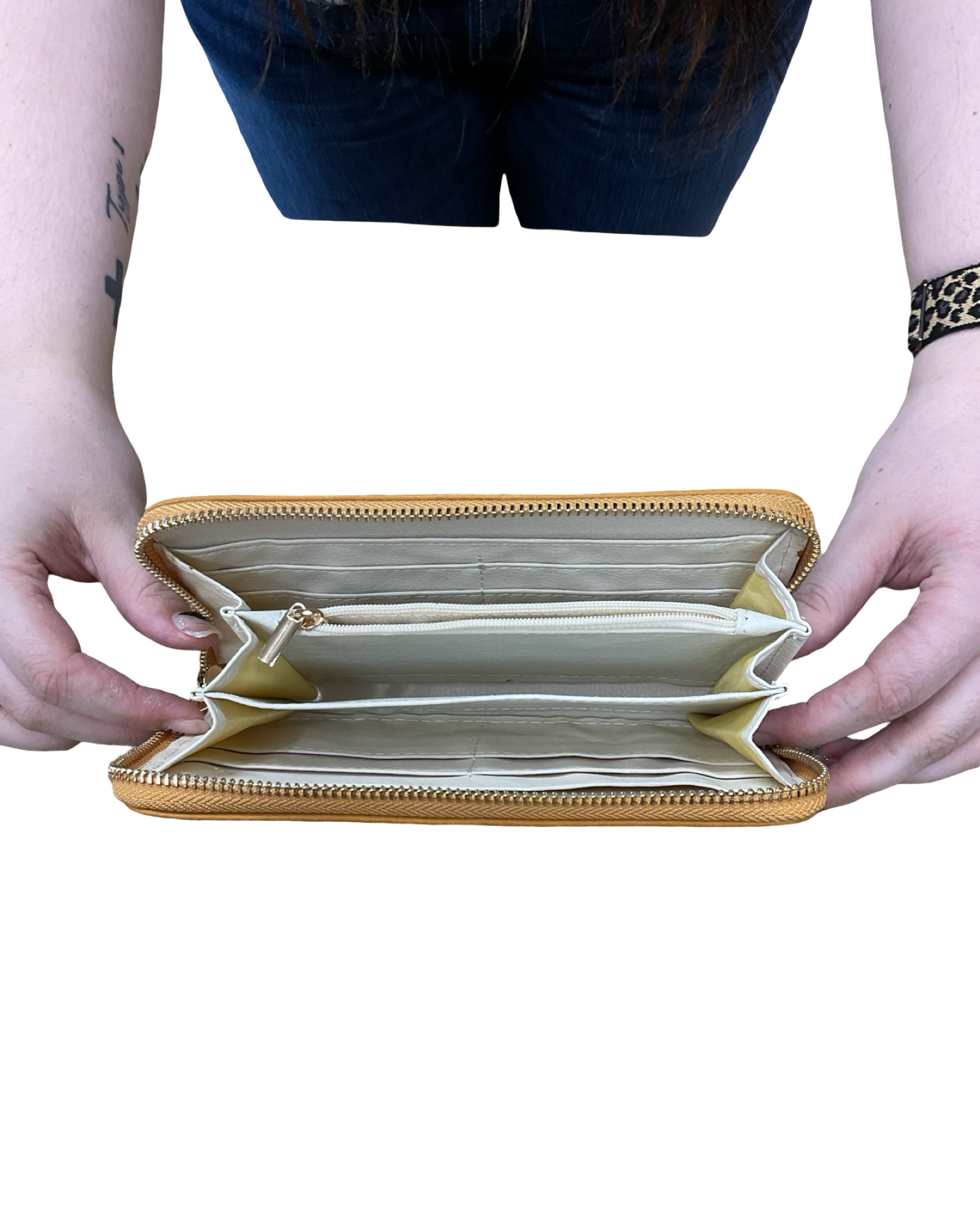 Wallet By Clothes Mentor In Yellow, Size:Medium