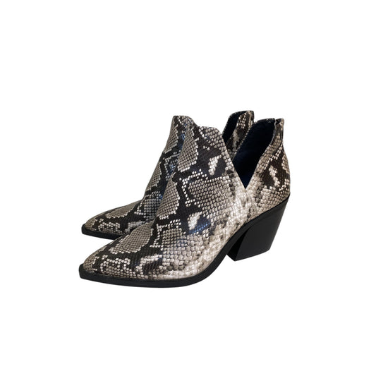 Boots Ankle Heels By Vince Camuto In Snakeskin Print, Size:8.5