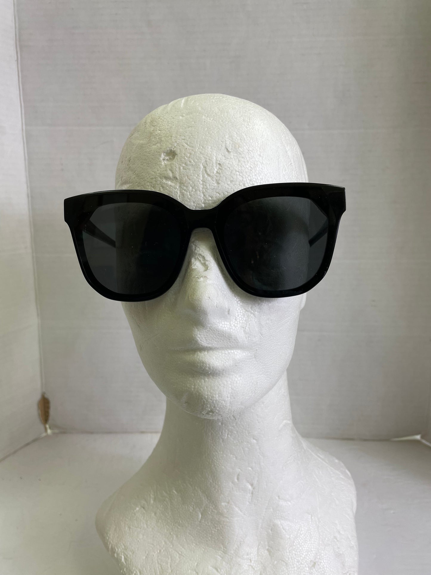 Sunglasses By Diff-GIA BK-GR121 In Black, Size: