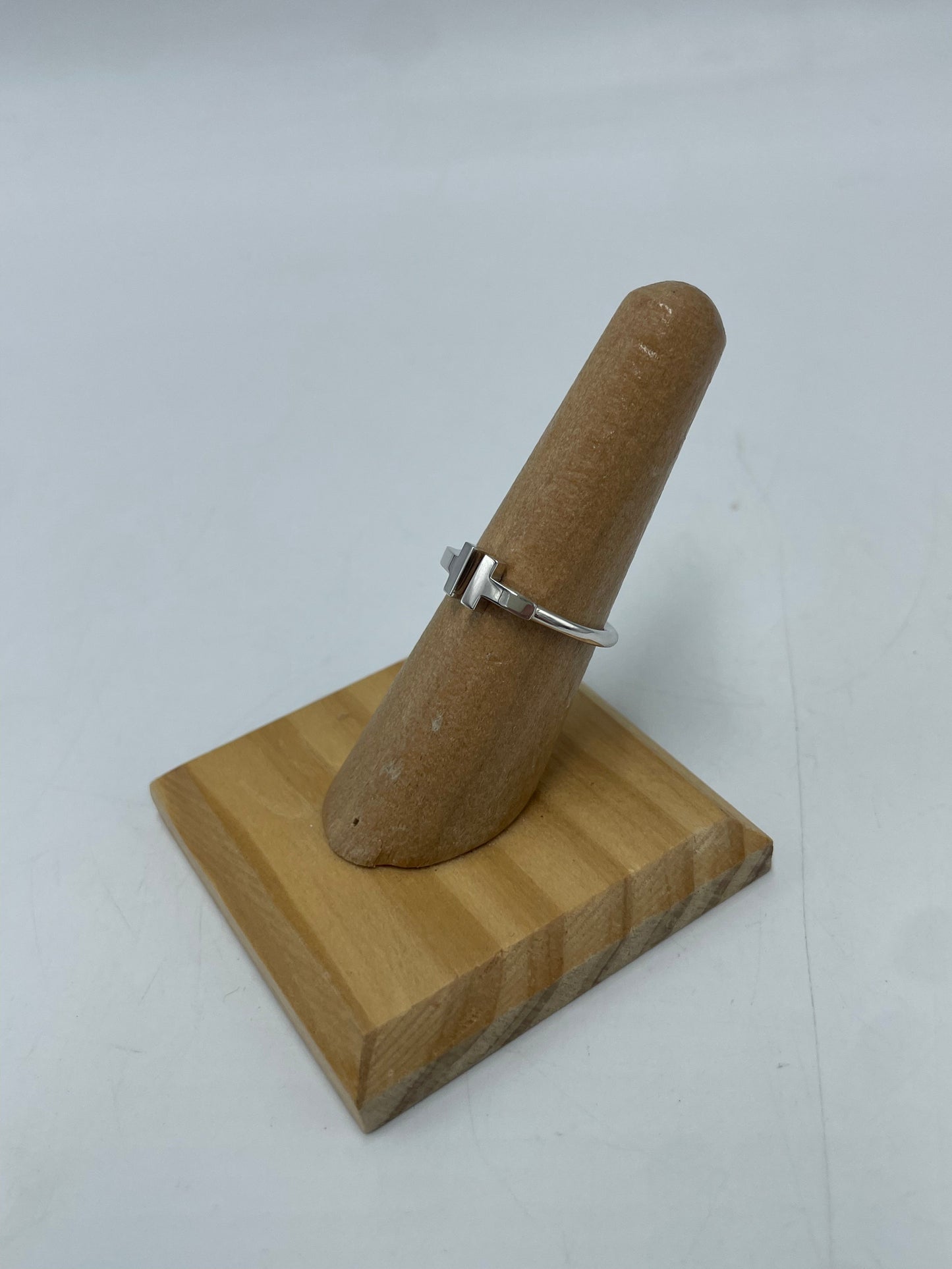 Tiffany & Company 18K White Gold T Wire Luxury Ring, Size: 7