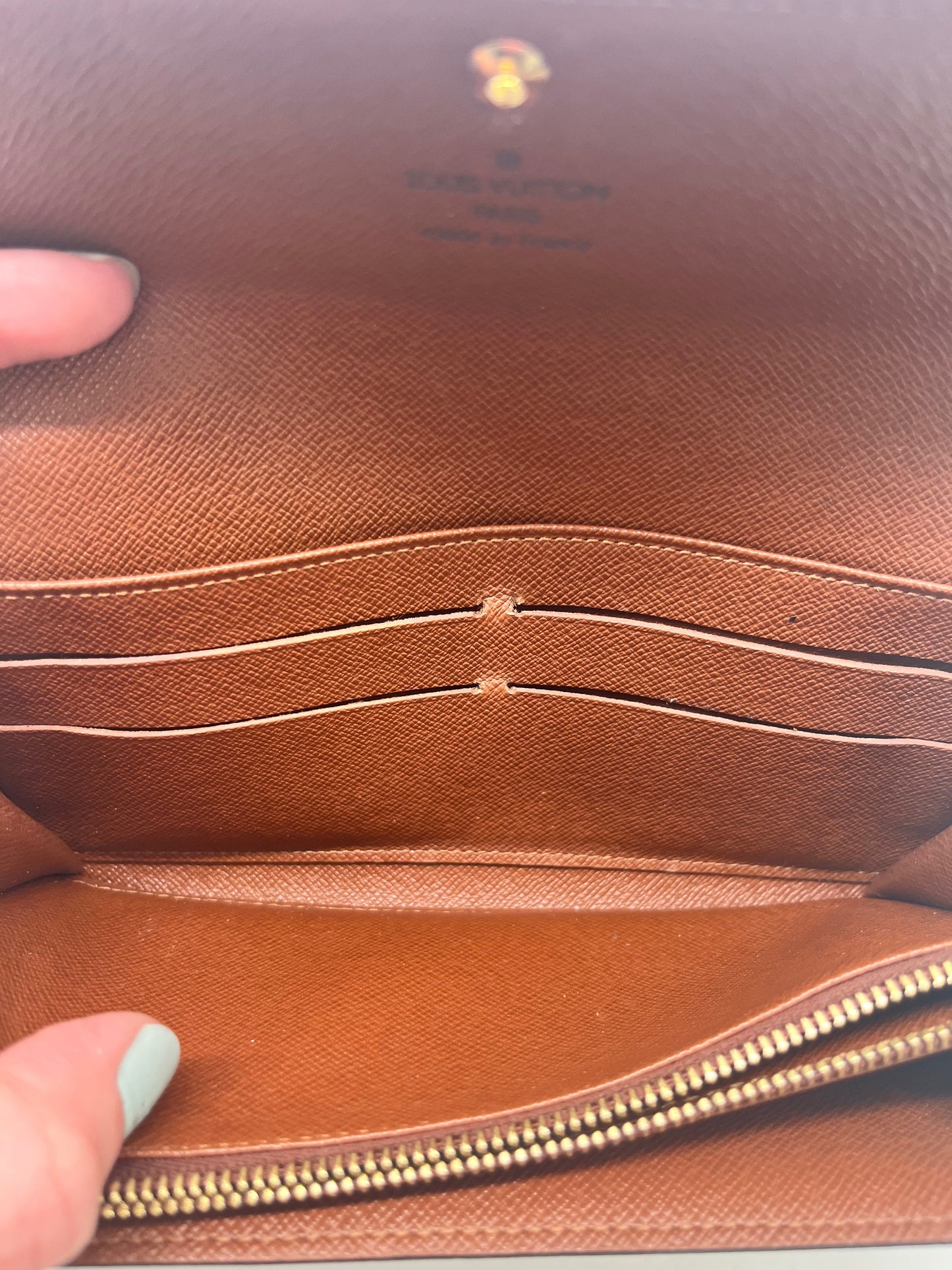 Wallet Luxury Designer By Louis Vuitton, Size: Medium