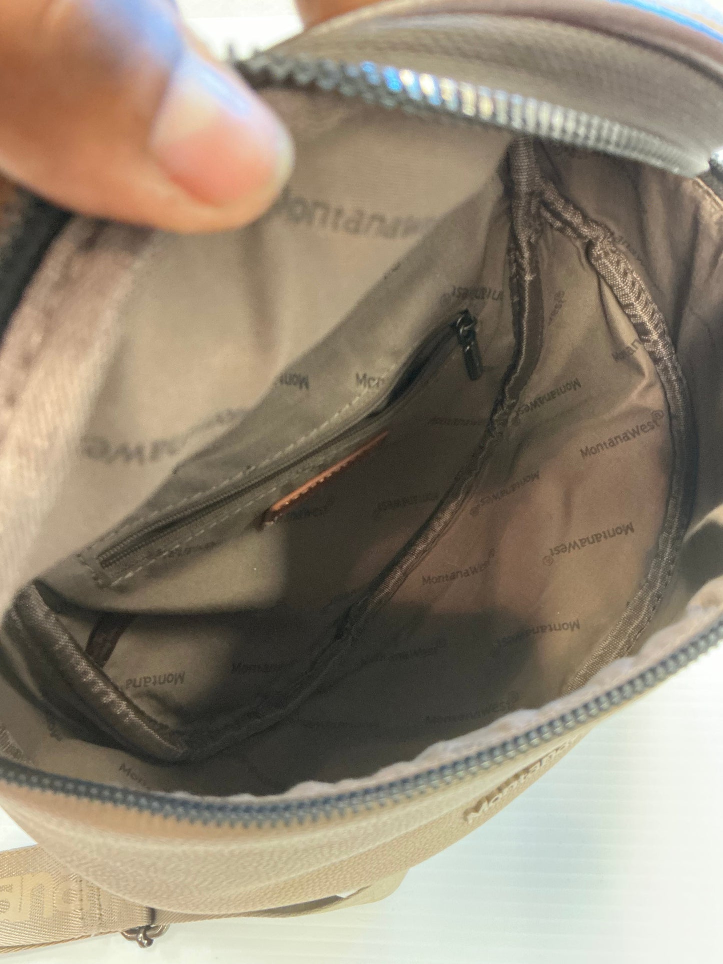Crossbody By Montana West, Size: Medium