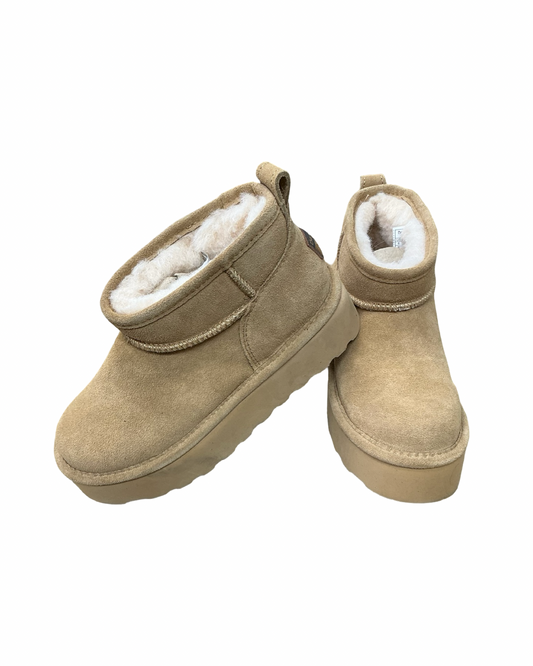 Boots Snow By Bearpaw In Tan, Size:6