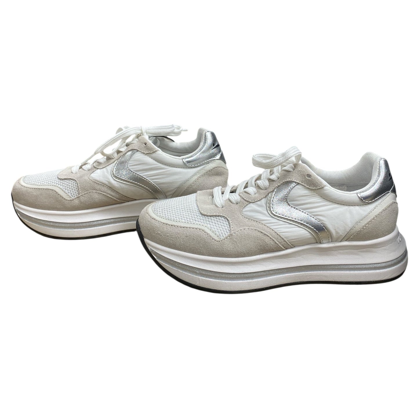 Shoes Sneakers By Cmb In Silver & White, Size:7.5