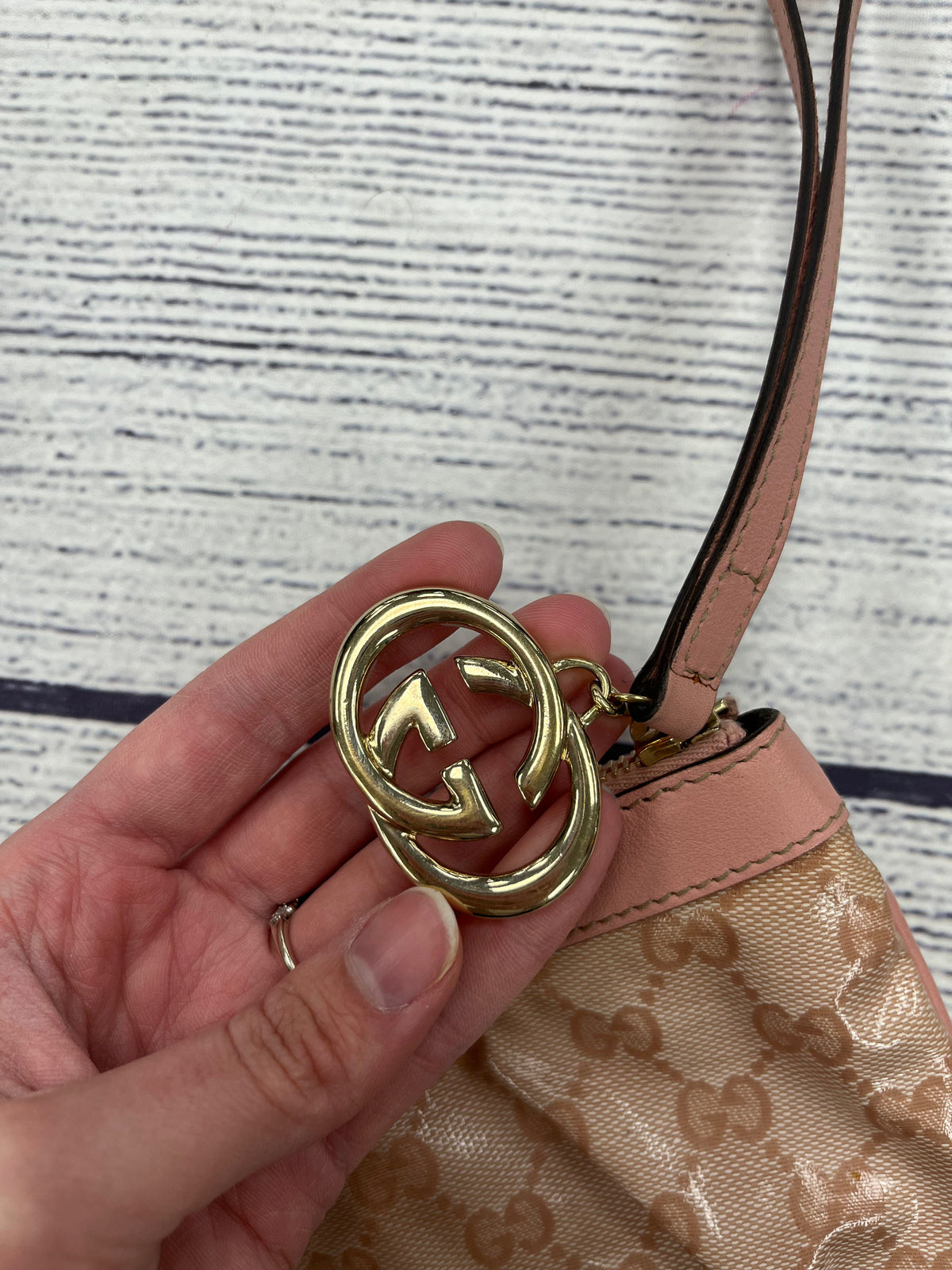 Wristlet Luxury Designer By Gucci, Size: Large