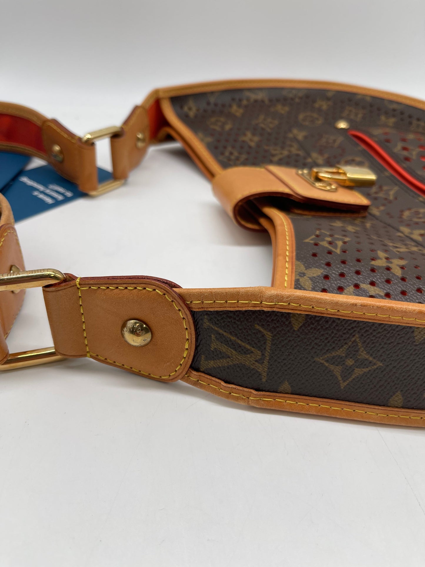 Handbag Luxury Designer By Louis Vuitton, Size: Medium