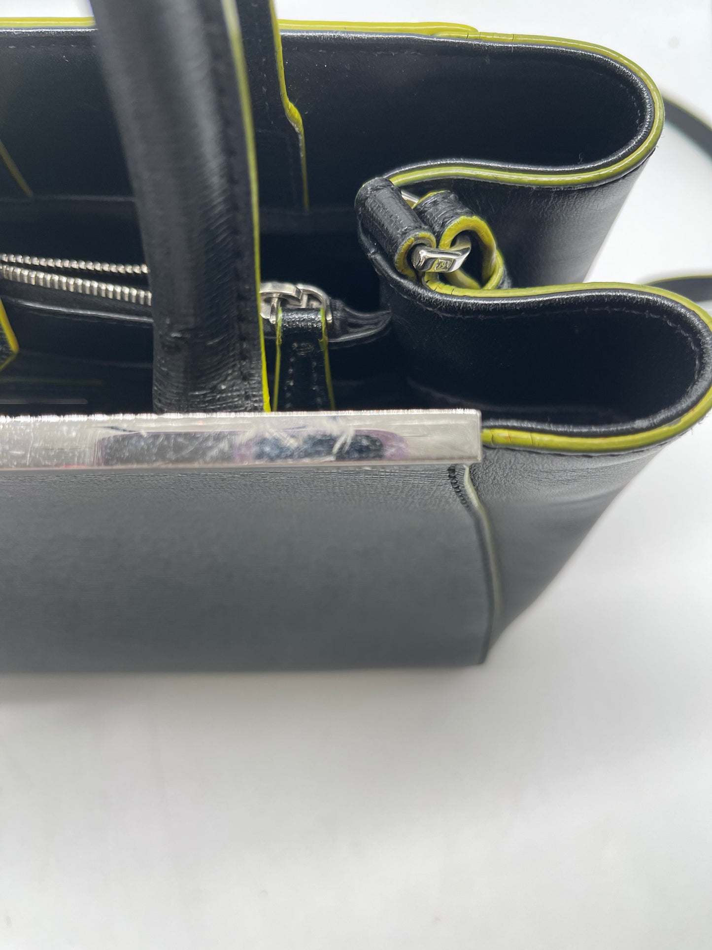 Handbag Luxury Designer By Fendi, Size: Medium