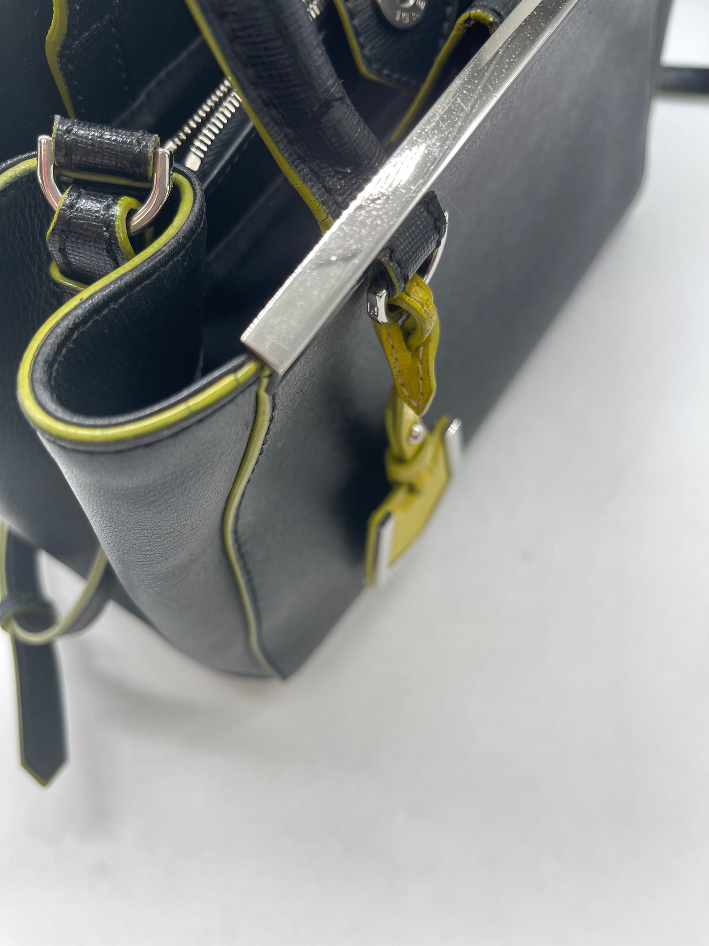 Handbag Luxury Designer By Fendi, Size: Medium