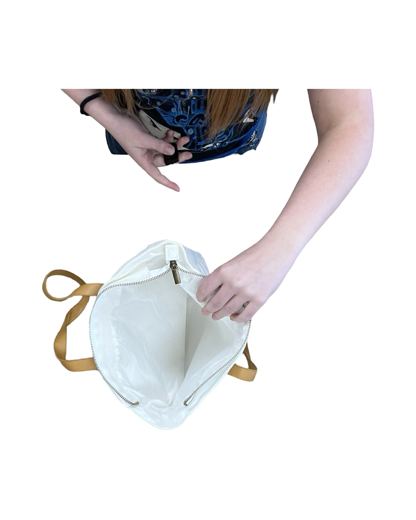 Tote By Clothes Mentor In White, Size:Small