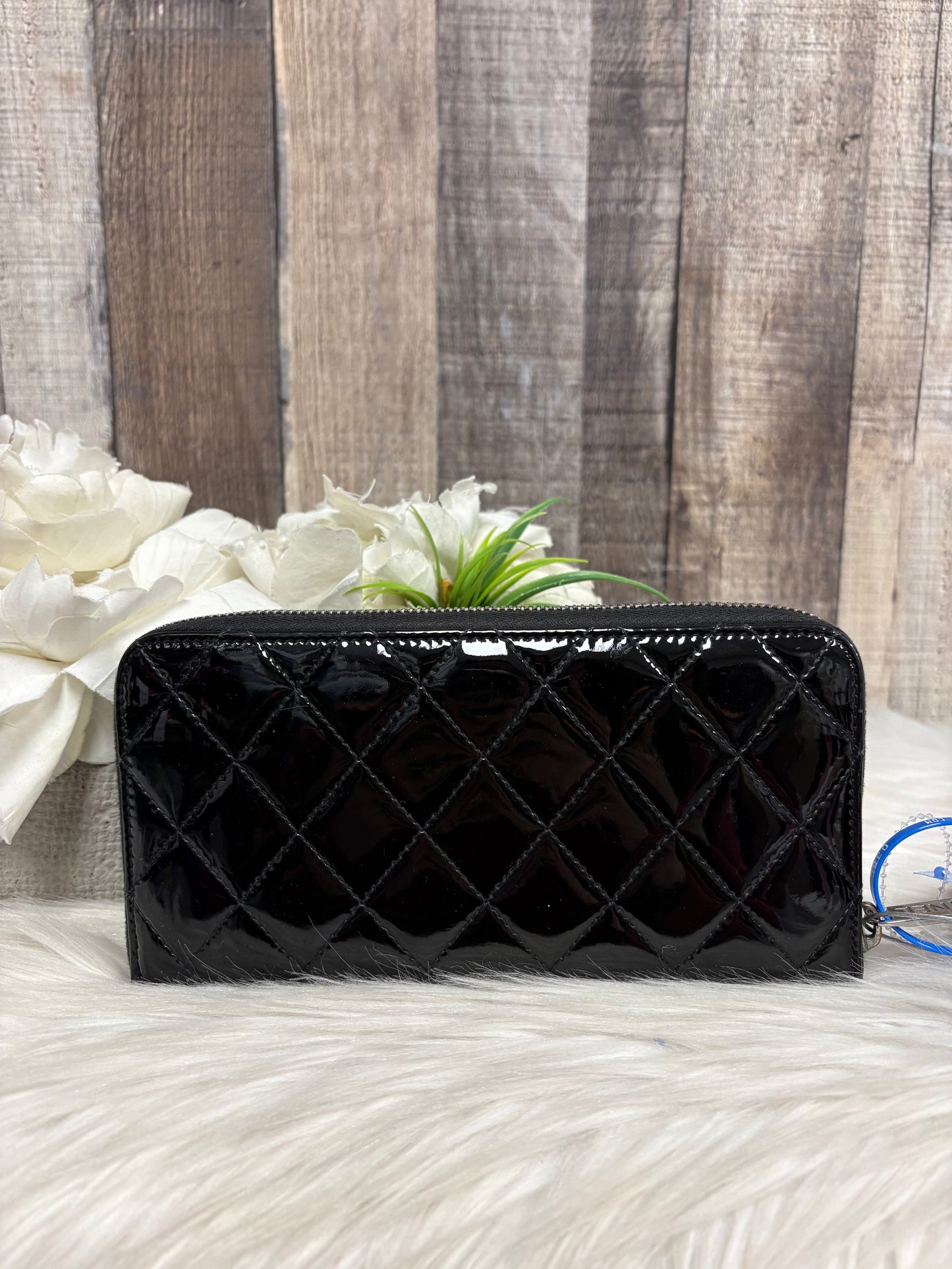 Wallet Luxury Designer By Chanel, Size: Large