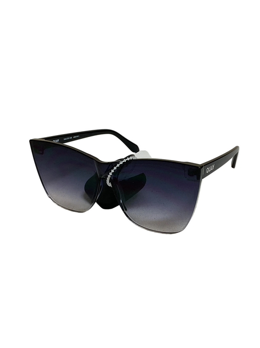 Sunglasses By Quay In Black, Size: