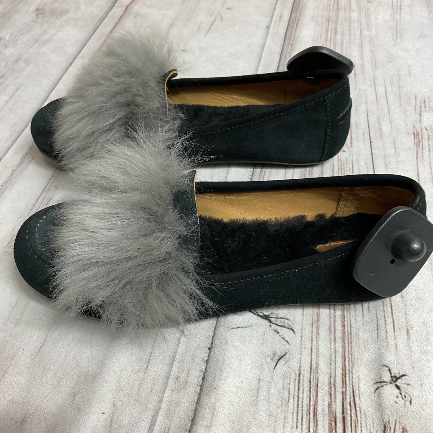 Shoes Designer By Ugg In Black & Grey, Size:7